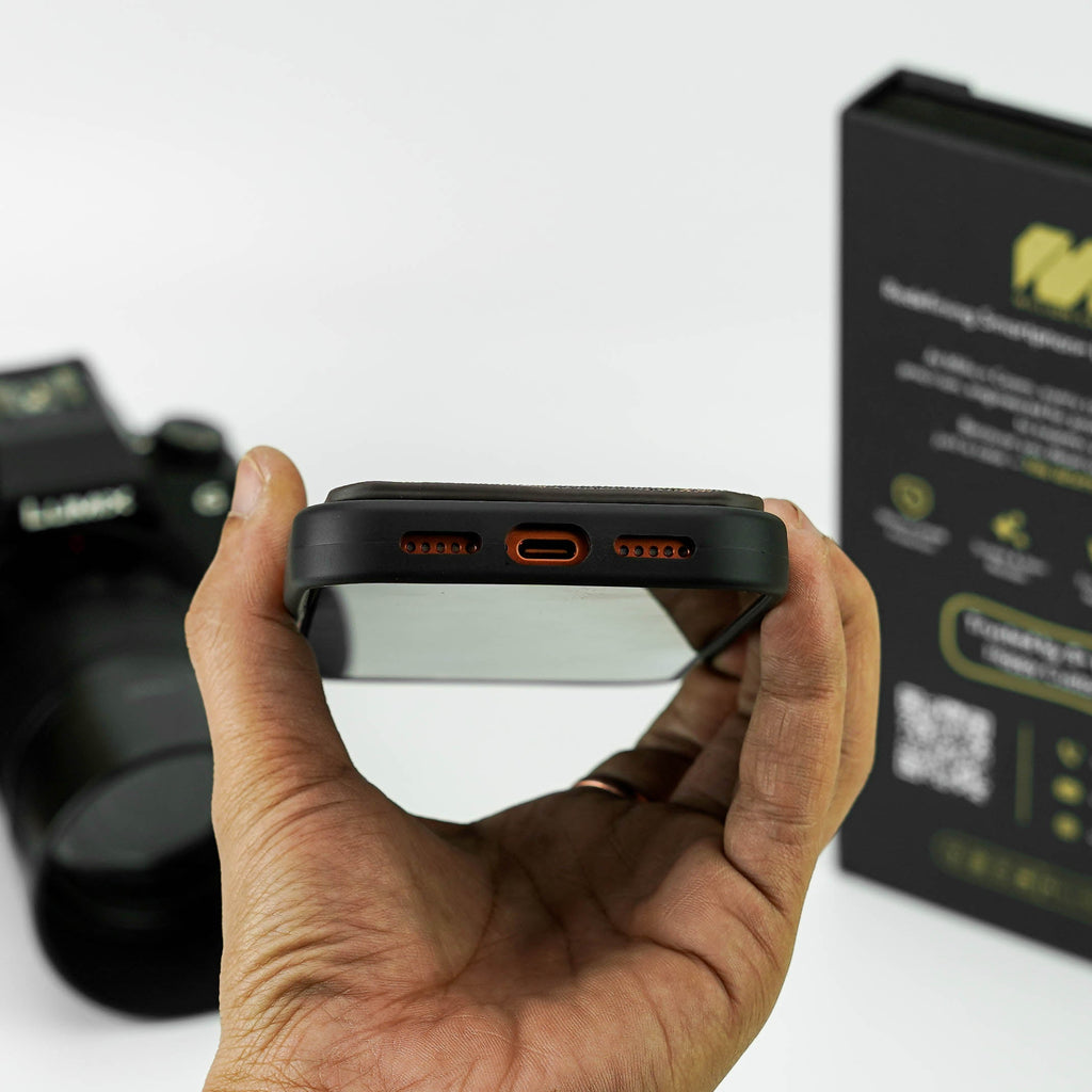 Iconic Monogram Leather Wallet Case