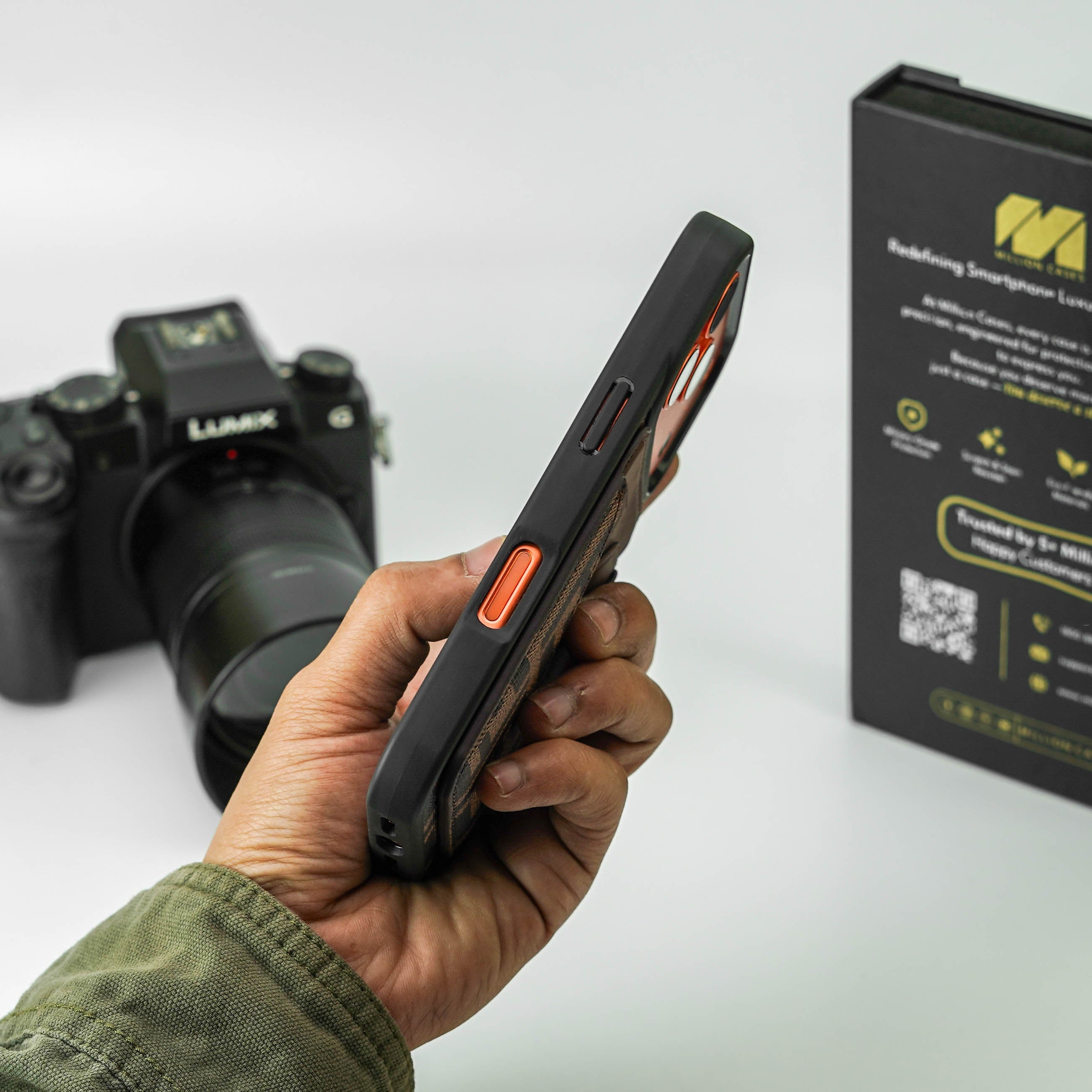 Iconic Monogram Leather Wallet Case